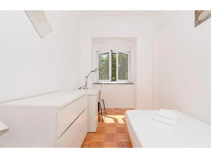 Houze_Central Lisbon 4 Room Flat 0*,